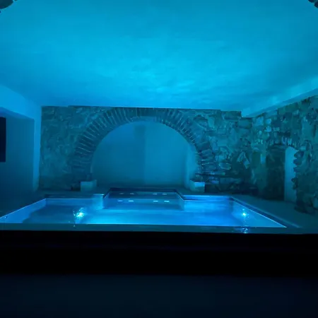 Lavish With Spa, Pool, Turkish Bath *