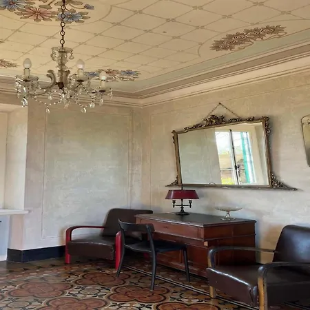 Lavish With Spa, Pool, Turkish Bath Parodi Ligure