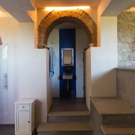 Lavish With Spa, Pool, Turkish Bath Parodi Ligure
